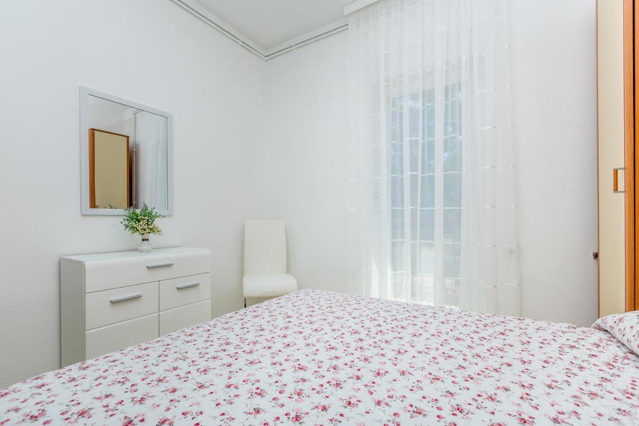 Apartman Vesna Malinska Exterior foto